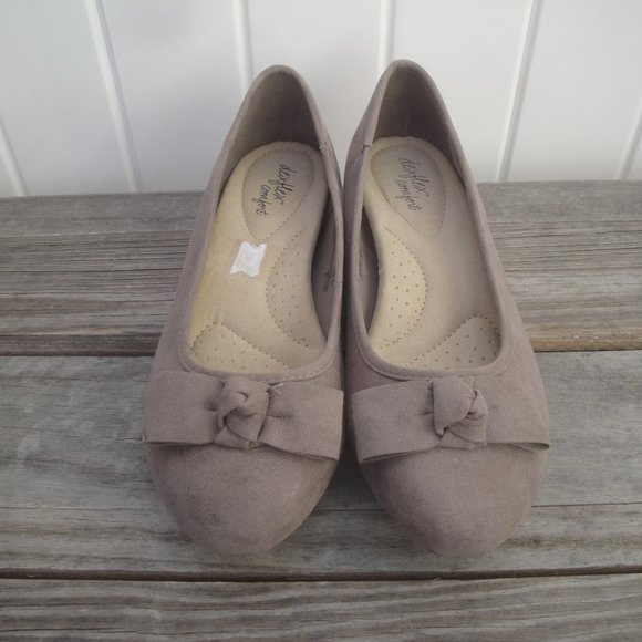 Dexflex Comfort Taupe Faux Suede Flats with bows 10W - Picture 1 of 8